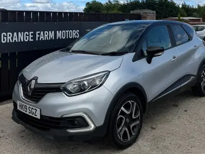 Used Renault Captur Iconic 90 HP (66 kW) 2019 Silver SUV