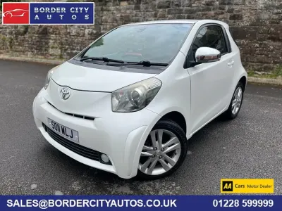 Used Toyota iQ 98 HP (72 kW) 2011 White Hatchback