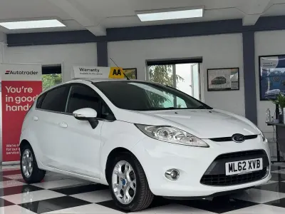 Used Ford Fiesta Zetec 82 HP (60 kW) 2012 White Hatchback