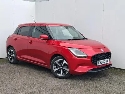 Używany Suzuki Swift 82 KM (60 kW) 2024 Czerwony Hatchback