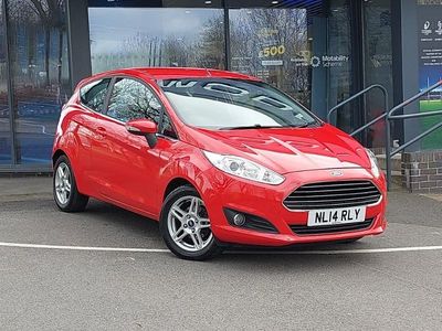 Used Ford Fiesta Zetec 82 HP (60 kW) 2014 Red Hatchback