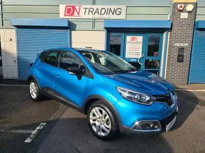 Usado Renault Captur Dynamique 90 HP (66 kW) 2015 Azul SUV