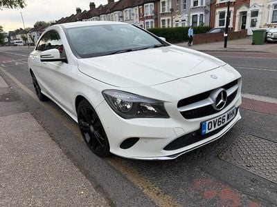 Begagnad Mercedes CLA200 2016 Vit Sportkupé