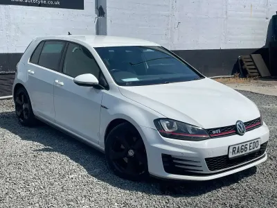Used VW Golf VII GTI 220 HP (161 kW) 2017 White Hatchback