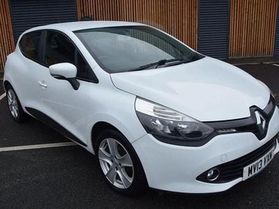 Used Renault Clio IV Expression+ 75 HP (55 kW) 2013 White Hatchback