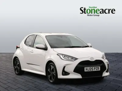 Używany Toyota Yaris Hybrid Design 113 KM (83 kW) 2025 Biały Hatchback