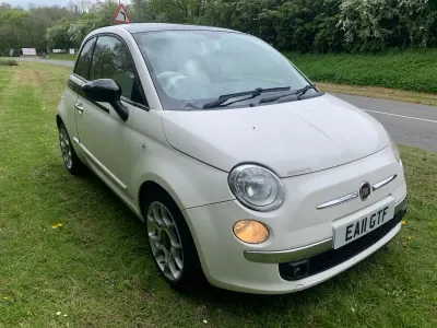 Used Fiat 500 Lounge 85 HP (62 kW) 2011 White Hatchback