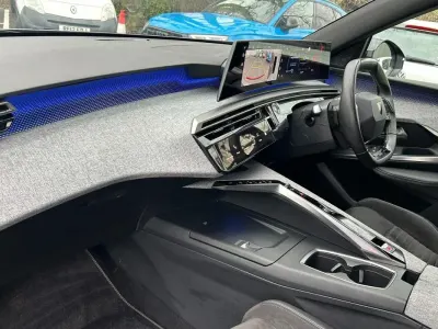 Używany Peugeot 5008 GT 152 kW (207 KM) 2024 Szary SUV