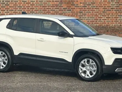 Used Jeep Avenger Altitude 114 kW (156 HP) 2024 White SUV