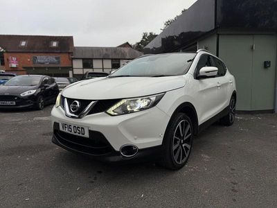 Used Nissan Qashqai Tekna 2015 White SUV