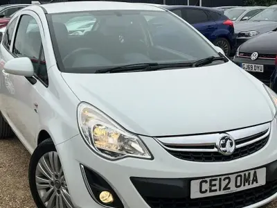 Used Vauxhall Corsa Active 86 HP (63 kW) 2012 White Hatchback