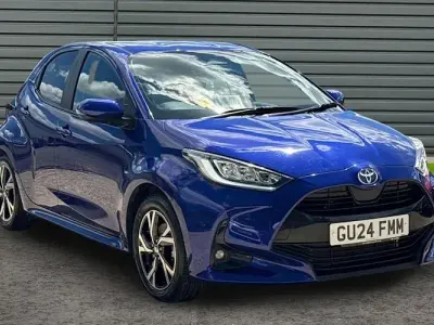Used Toyota Yaris Design 116 HP (85 kW) 2024 Blue Hatchback