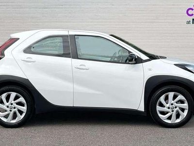 Used Toyota Aygo X PURE 72 HP (52 kW) 2023 White SUV