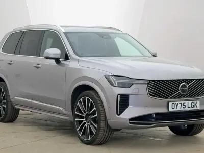 Usado Volvo XC90 Ultra 455 HP (334 kW) 2025 Prateado SUV