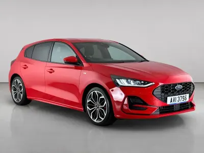 Used Ford Focus ST-Line X 155 HP (114 kW) 2024 Red Hatchback