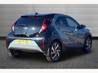 Used Toyota Aygo X 72 HP (52 kW) 2024 Green SUV