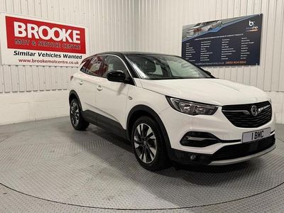 Used Vauxhall Grandland X Sport 130 HP (95 kW) 2019 White SUV