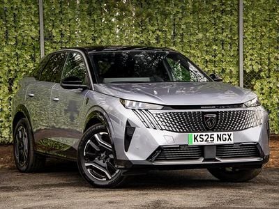 Usado Peugeot e-3008 GTi 156 kW (213 CV) 2025 Gris SUV