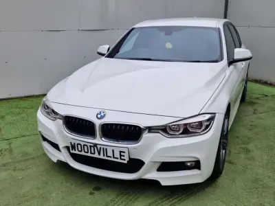 Begagnad BMW 330e M Sport 2018 Vit Sedan