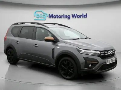 Used Dacia Jogger Extreme 141 HP (103 kW) 2024 Grey MPV
