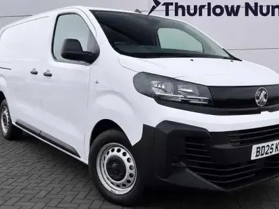Used Vauxhall Vivaro 145 HP (106 kW) 2025 White MPV
