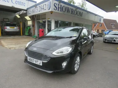 Second-hand Ford Fiesta Zetec 70 CP (51 kW) 2017 Negru Hatchback