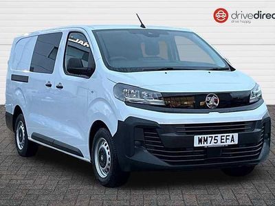 Solid kaolin white New 2025 Vauxhall Vivaro MPV | £24,950 (A bit pricey)