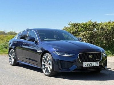 Begagnad Jaguar XE R-Dynamic 180 HK (132 kW) 2019 Blå Sedan