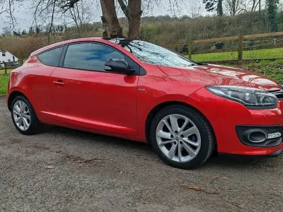 Usado Renault Mégane LIMITED 110 CV (80 kW) 2016 Coupe