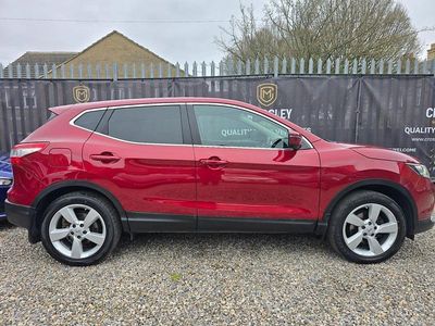 Used Nissan Qashqai N-TEC 130 HP (95 kW) 2015 Red SUV