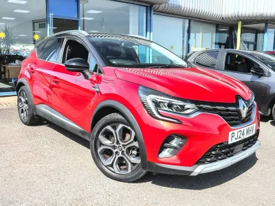 Used Renault Captur Techno 143 HP (105 kW) 2024 Red/black SUV