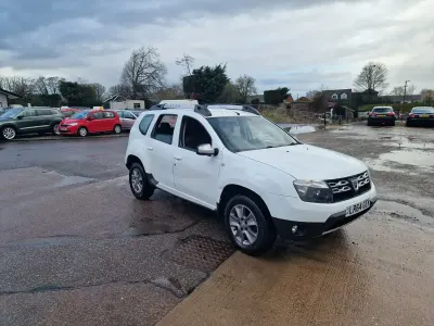 Usado Dacia Duster Lauréate 110 HP (80 kW) 2014 Branco SUV