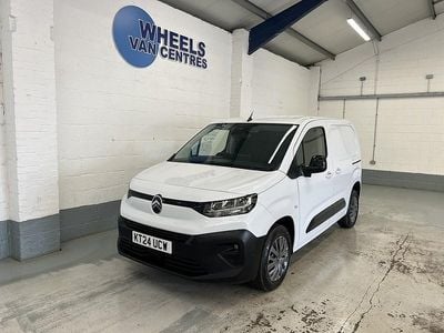 Used Citroën Berlingo 100 HP (73 kW) 2024 White MPV
