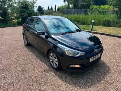 Used Hyundai i20 SE 100 HP (73 kW) 2015 Black Hatchback