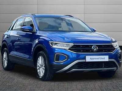 Usado VW T-Roc Life 150 HP (110 kW) 2022 Azul SUV