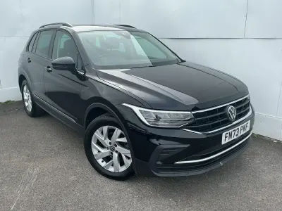 Begagnad VW Tiguan Life 150 HK (110 kW) 2023 Svart SUV