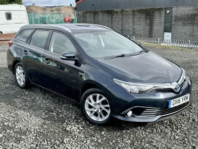 Used Toyota Auris Hybrid