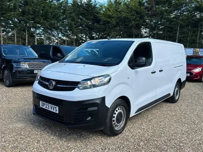Used Vauxhall Vivaro S 100 HP (73 kW) 2023 White MPV