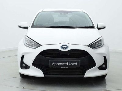 Second-hand Toyota Yaris Hybrid Design 113 CP (83 kW) 2024 Alb Hatchback