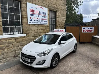 Used Hyundai i30 Premium 136 HP (100 kW) 2016 White Hatchback