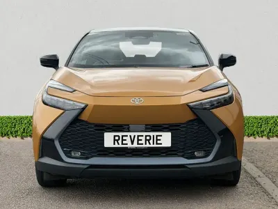 Used Toyota C-HR Edition 197 HP (144 kW) 2024 Gold SUV