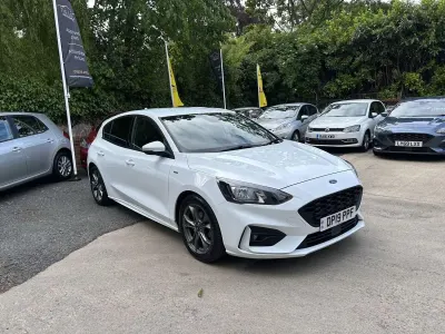 Używany Ford Focus ST-Line 125 KM (91 kW) 2019 Biały Hatchback