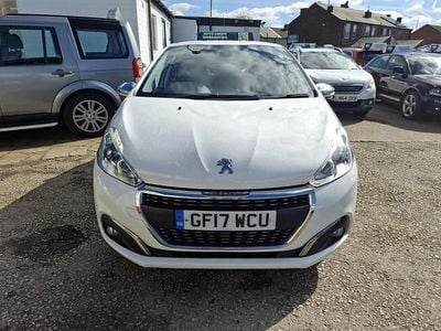 Used Peugeot 208 Allure 82 HP (60 kW) 2017 White Hatchback