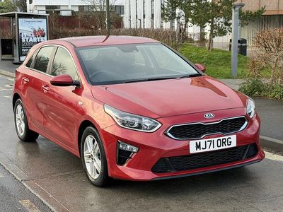 Red Used 2022 Kia Ceed Hatchback | £13,995 (Fair price)