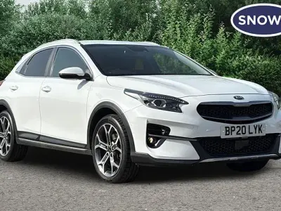 Usado Kia XCeed 140 HP (102 kW) 2020 Branco SUV