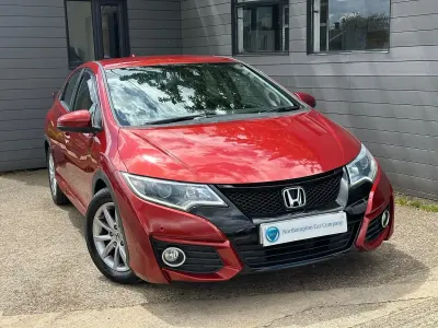 Used Honda Civic SE Plus 120 HP (88 kW) 2015 Red Hatchback
