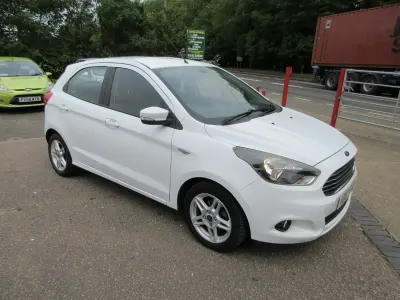 Used Ford Ka Plus Zetec 70 HP (51 kW) 2017 White Hatchback