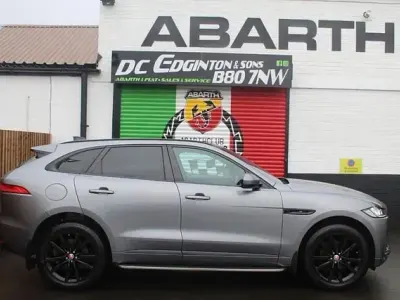 Usado Jaguar F-Pace Chequered Flag 180 HP (132 kW) 2020 SUV