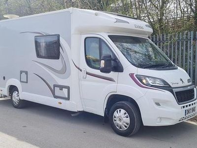 Begagnad Peugeot Boxer Prestige 2017 Vit Van