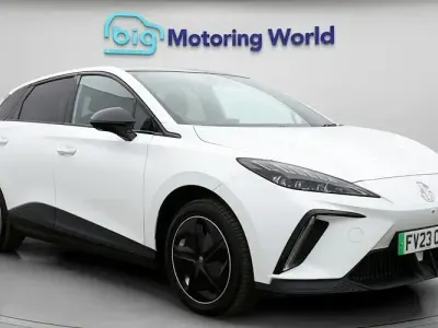 Used MG MG4 EV Trophy 150 kW (204 HP) 2023 White Hatchback